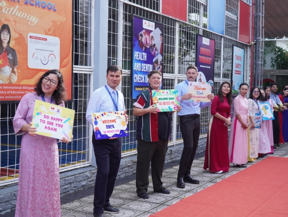 Horizon International Bilingual School Warmly Welcomes Students Back to School